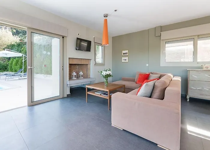 Arenaria L. Complex Villa Agios Ioannis (Lefkada)