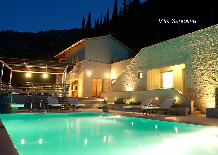 Arenaria L. Complex Villa Agios Ioannis (Lefkada)